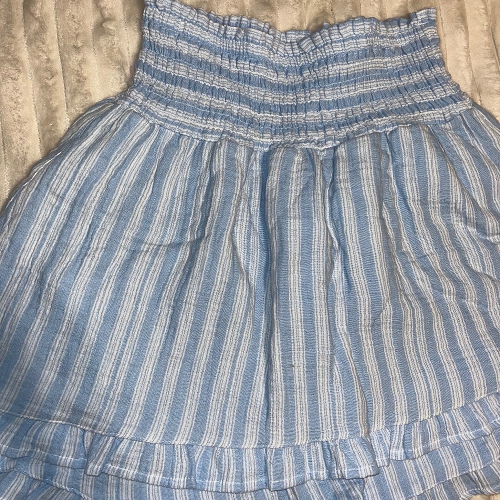 XS woman's ruffle skirt